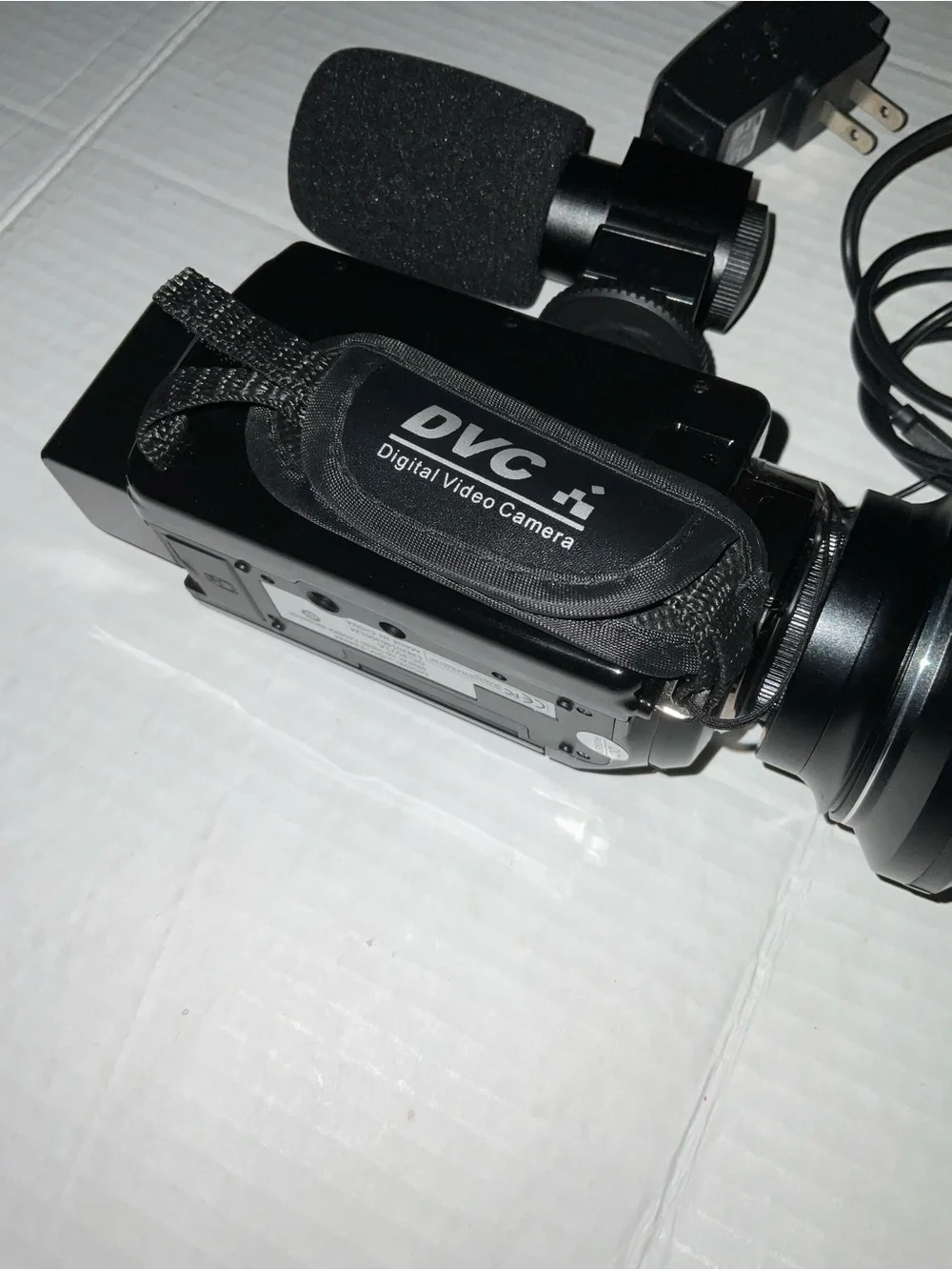 4K Ultra HD Video Camcorder - 48.0 MP Photo - Touch Panel - Night Shot - HDV-